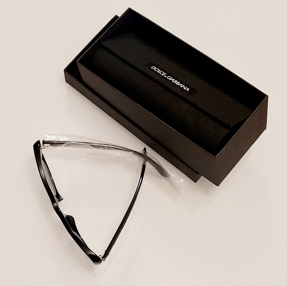 NWT DOLCE & GABBANA Black Cat Eye Sunglasses with Case 52mm $420 - Picture 5 of 7